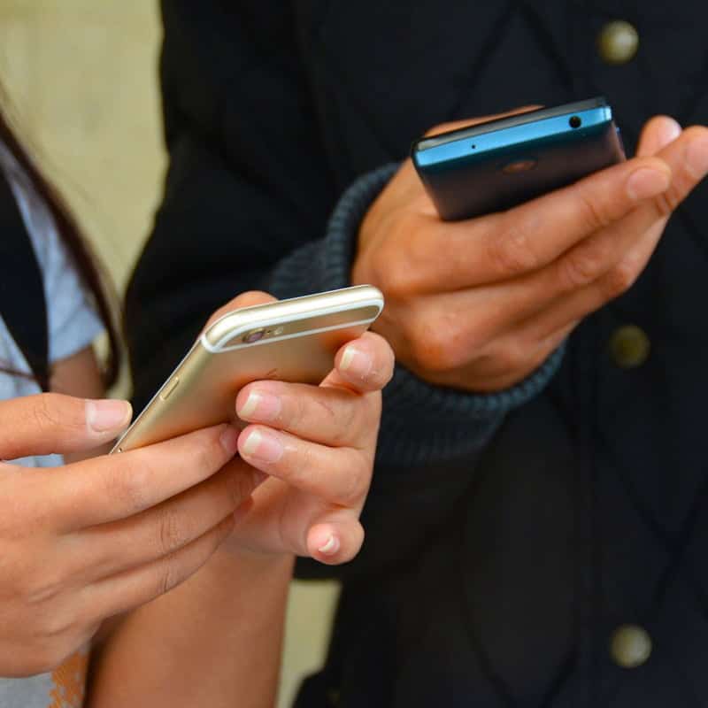 Comunicação virtual: aproxima ou afasta?
